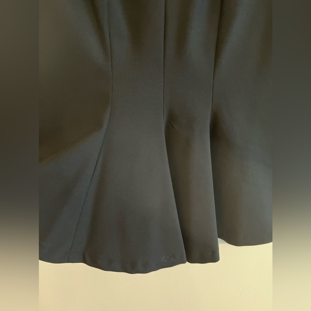 BCBG Max Azria Black Wool Skirt – Sleek Tailored Fishtail Back, Size 2 - Picture 6 of 9